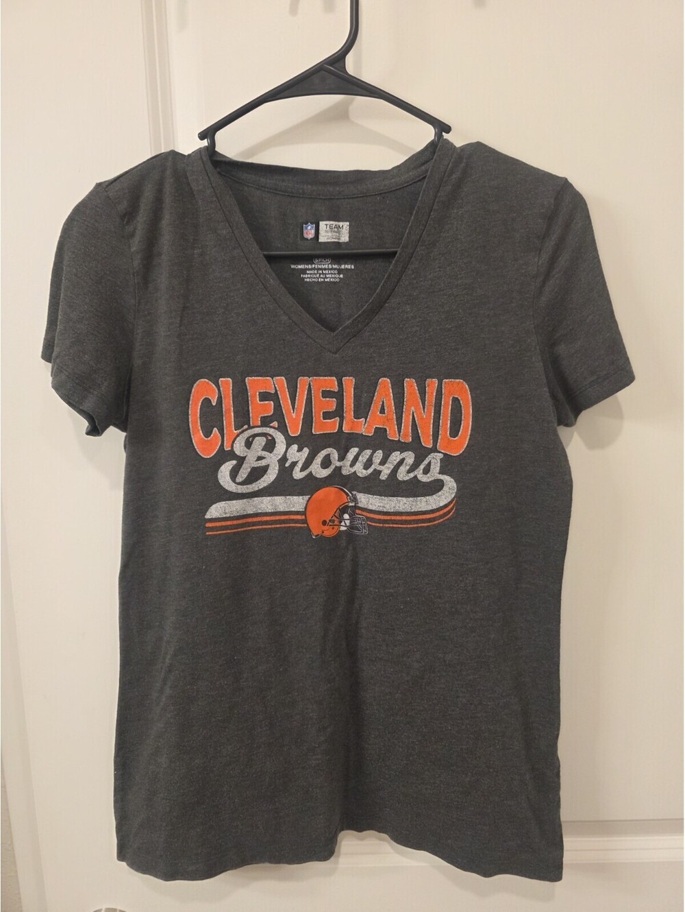 NFL Cleveland Browns Women's T-shirt Gray Size Small Short Sleeve